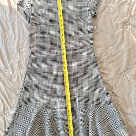 Gap Houndstooth Plaid Fit and Flare Peplum Dress Gray Black Plaid 2 EUC Trumpet - Picture 12 of 16